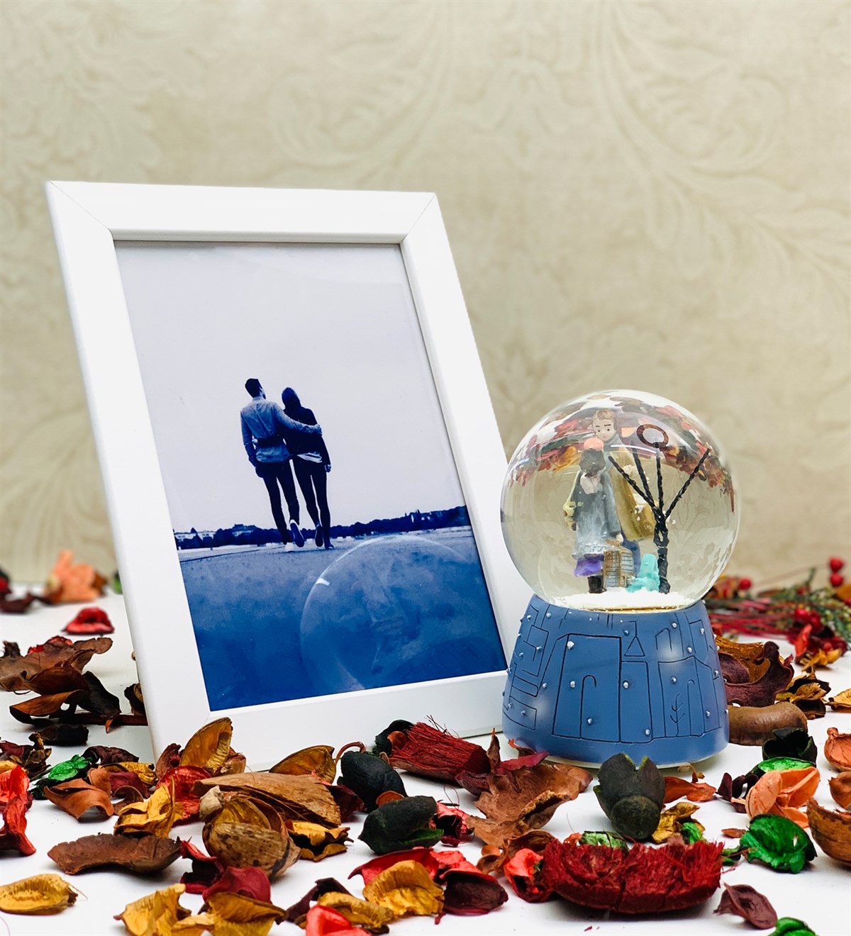 Kişiye Özel Fotoğraf Çerçevesi Ve Romantik Sonbahar Orta Boy Kar KüresiGiftmodagm-set-103