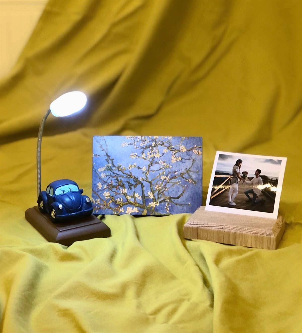 Kişiye Özel İlk Bahar Mini Albüm Ahşap Fotoğraf Tutucu Ve Mini Araba Masa Laması SetGiftmodaGmhs100033