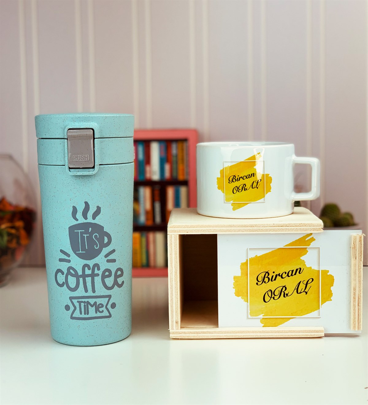 Kişiye Özel Kutulu Kupa Ve Coffee Time Mavi Cam KupaGiftmodaCoffee-Mavi-Cam-Kupa-Kutulu-Kupa