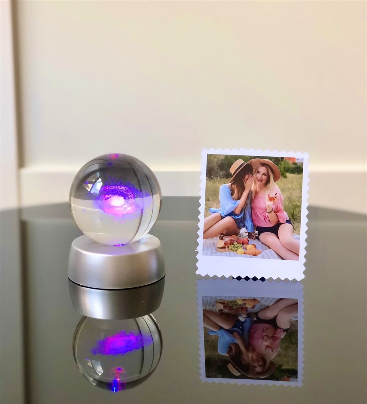Kişiye Özel Paloroid Fotoğraf Ve Samanyolu Galaxy Işıklı Cam KüreGiftmodaGM-3003-Ko