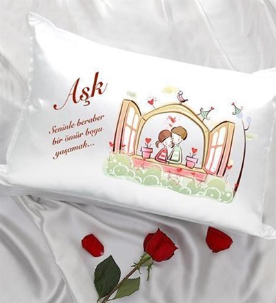 Kişiye Özel Pencerede Aşk Yastık