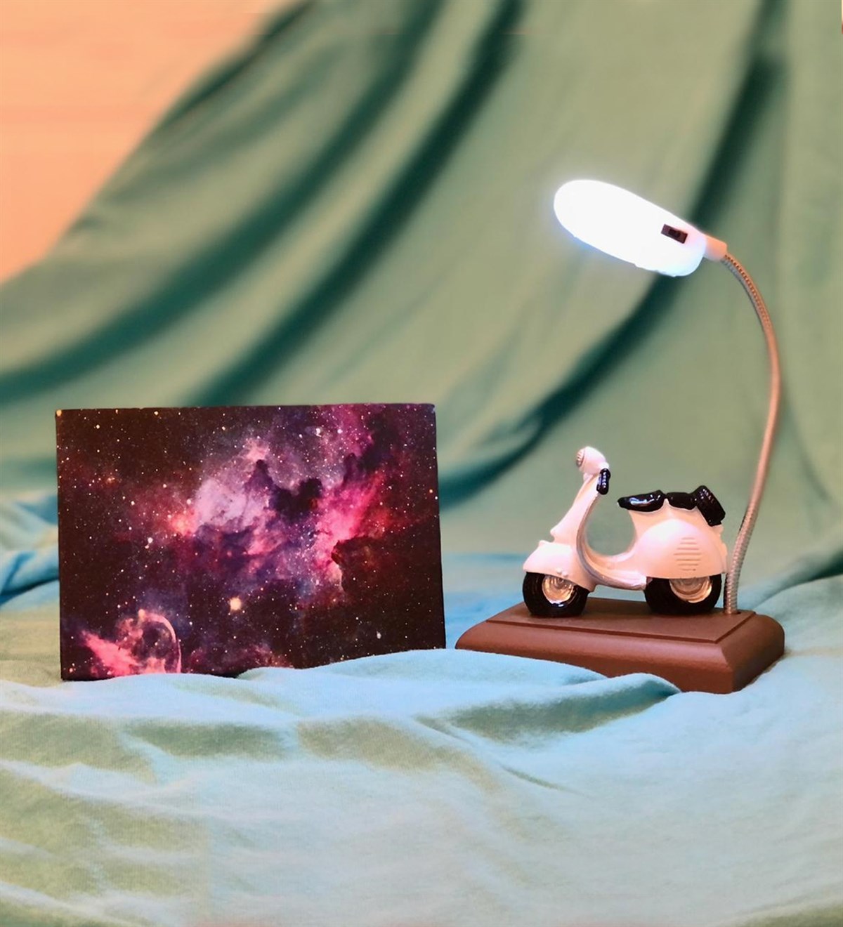 Kişiye Özel Space Mini Albüm Ve Mini Motorsiklet Masa Lambası SetGiftmodaGmhs100039