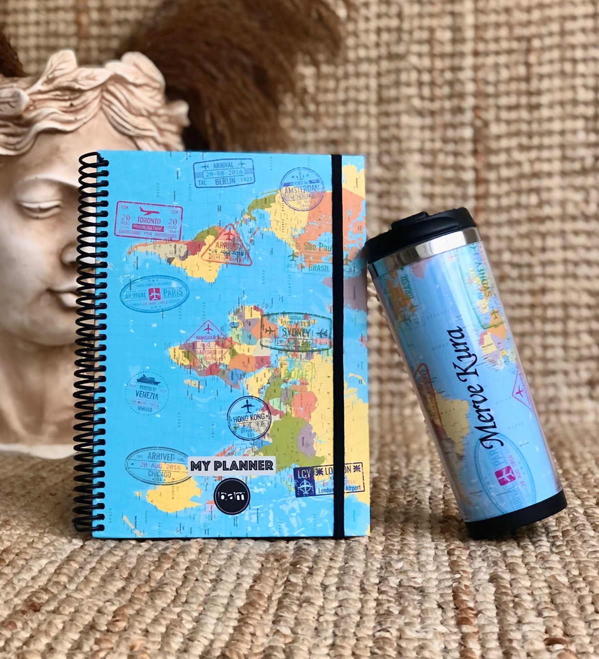 Kişiye Özel Travel Tasarımlı Mug Bardak Ve Tarihsiz Haftalık Planlayıcı Giftmoda Travel-Mug-Defter-Ko
