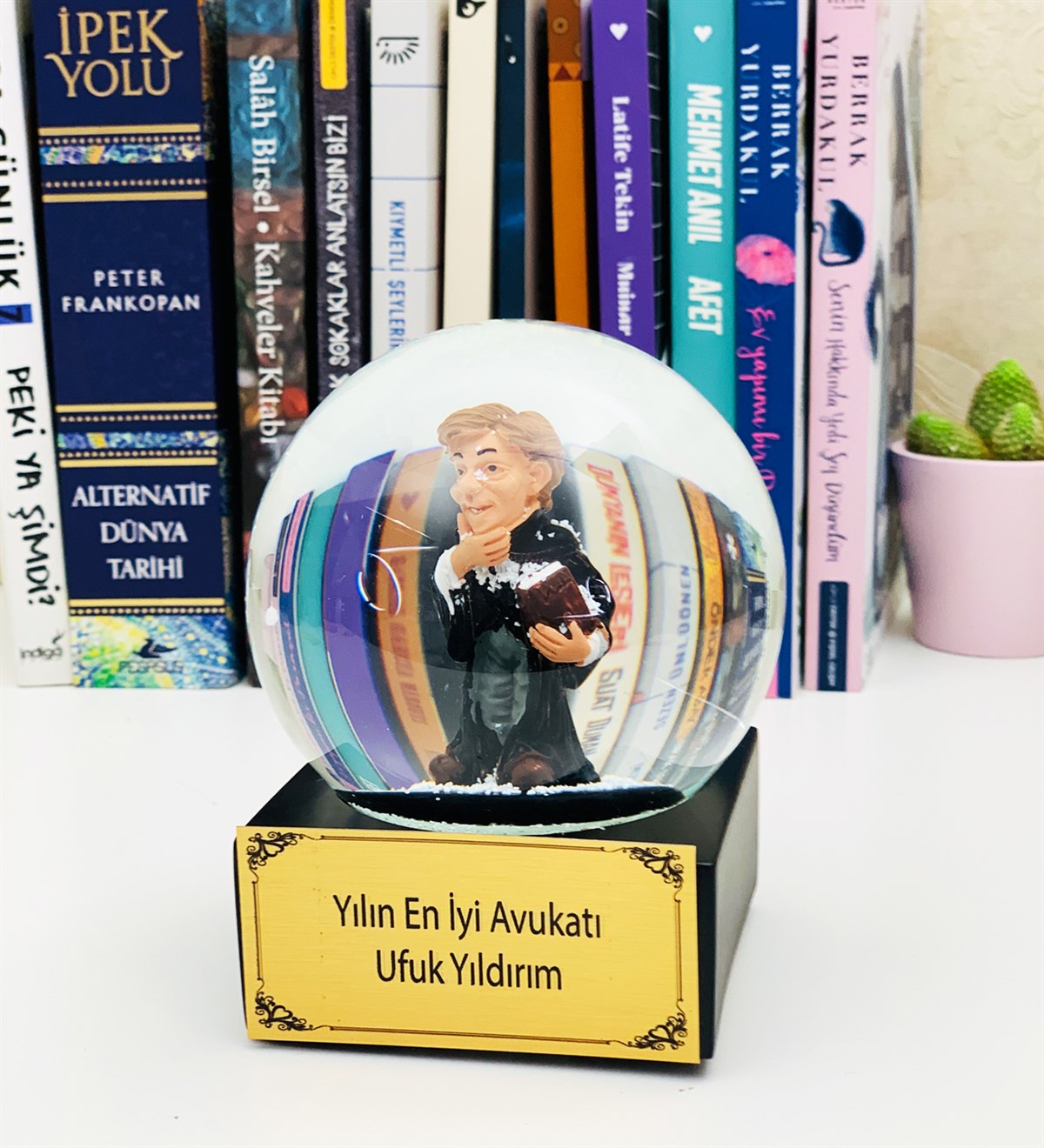 Kişiye Özel Yılın En İyi Avukatı Işıklı Kar KüresiGiftmodaWG-022-Avukat