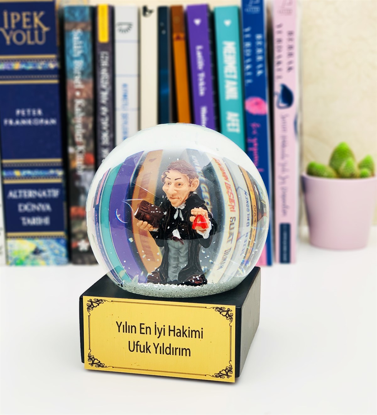 Kişiye Özel Yılın En İyi Hakimi Işıklı Kar KüresiGiftmodaWG-021-Hakim