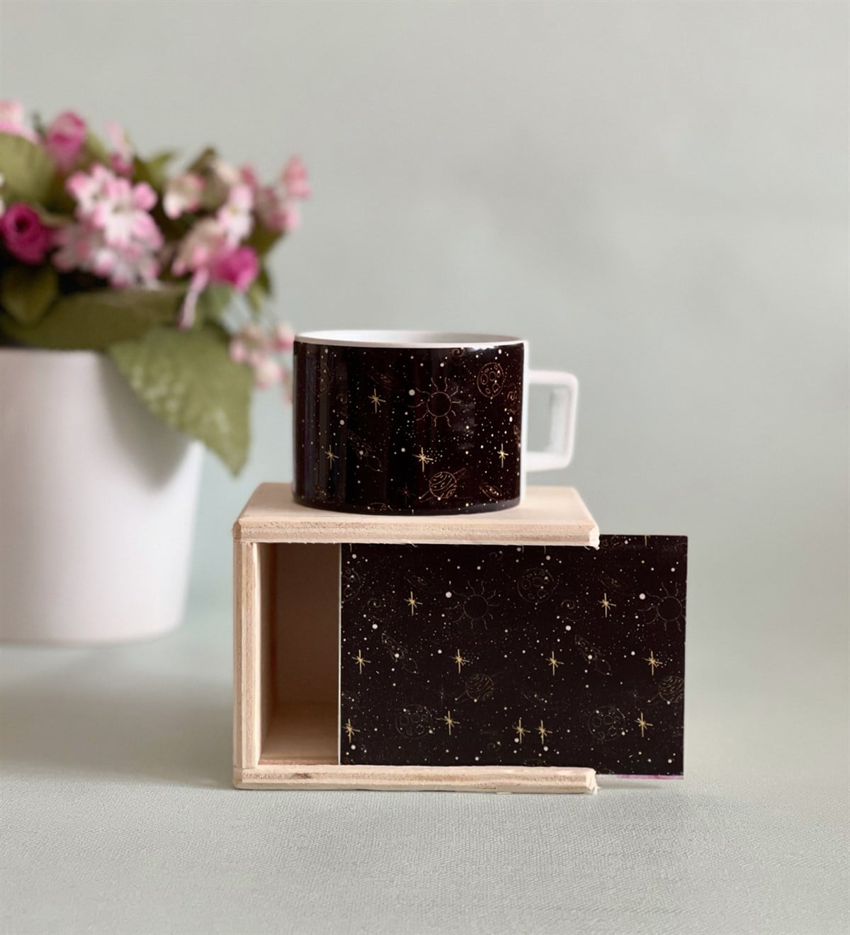 Çizgi Galaxy Tasarımlı Kutulu KupaGiftmodaGmkp100164