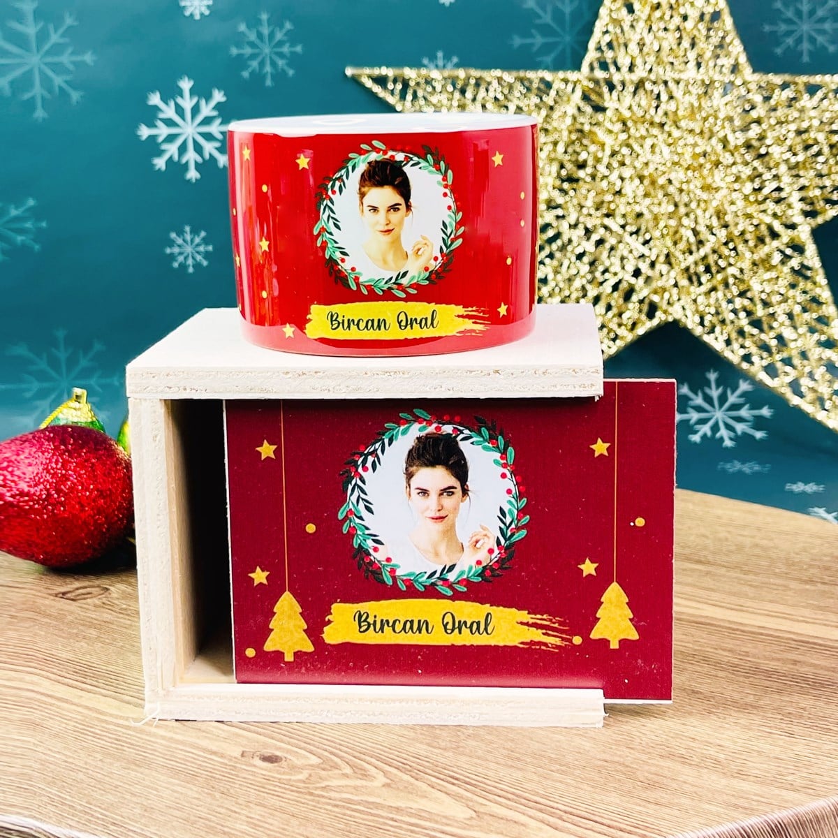 Kişiye Özel Fotoğraflı Yılbaşı Tasarımlı Kutulu KupagiftmodaGmkp100362