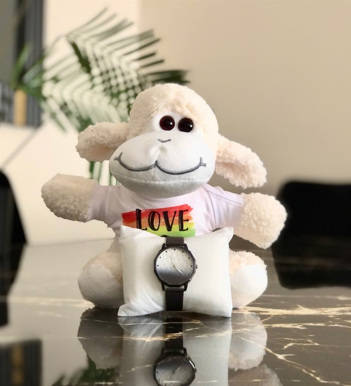 Love İs Love Tasarımlı Kuzucuk Ve Modern Tasarımlı Siyah Kordonlu Desenli Saat GiftmodaLove-Pelus-Modern-Tasarılı-Siyah-Saat