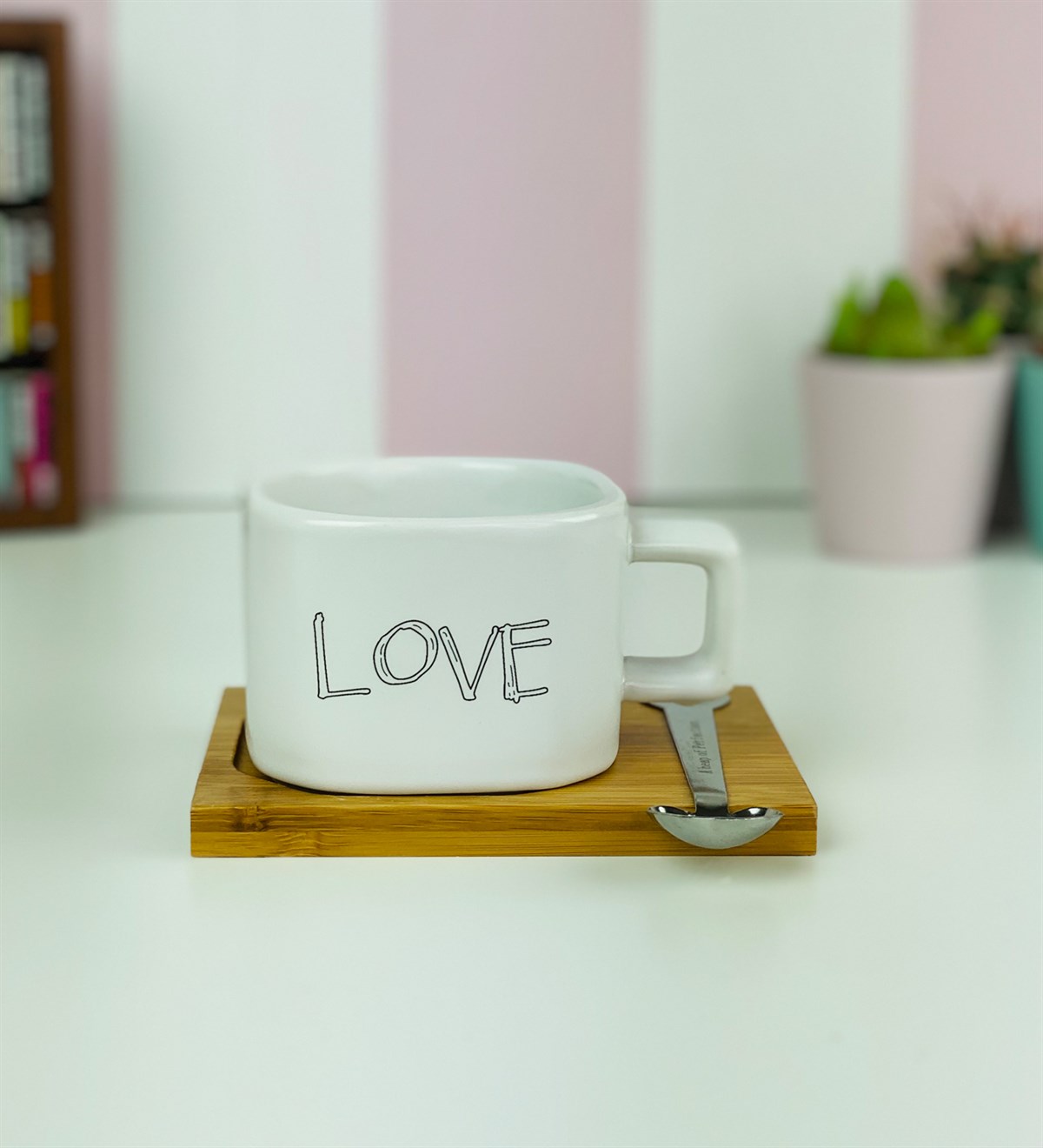 Love Tasarımlı Ahşap Standlı KupaGiftmoda GM-2454-Love