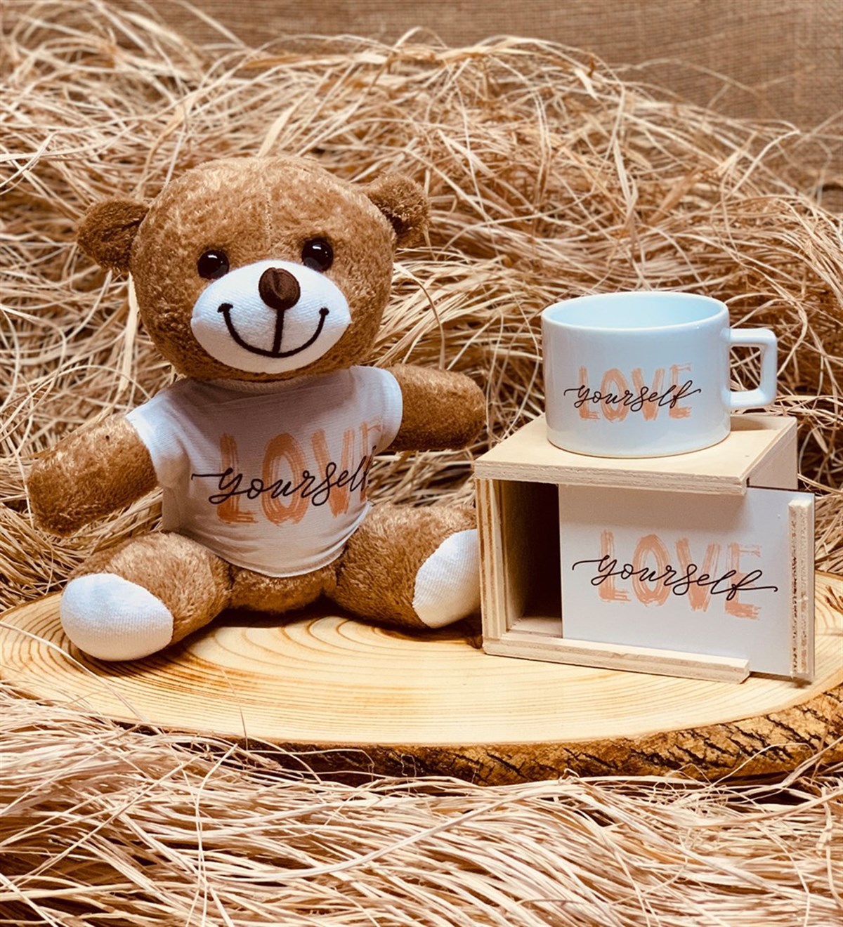 Love Your Self Ahşap Kutulu Kupa Ve Peluş Ayıcık Hediye Seti