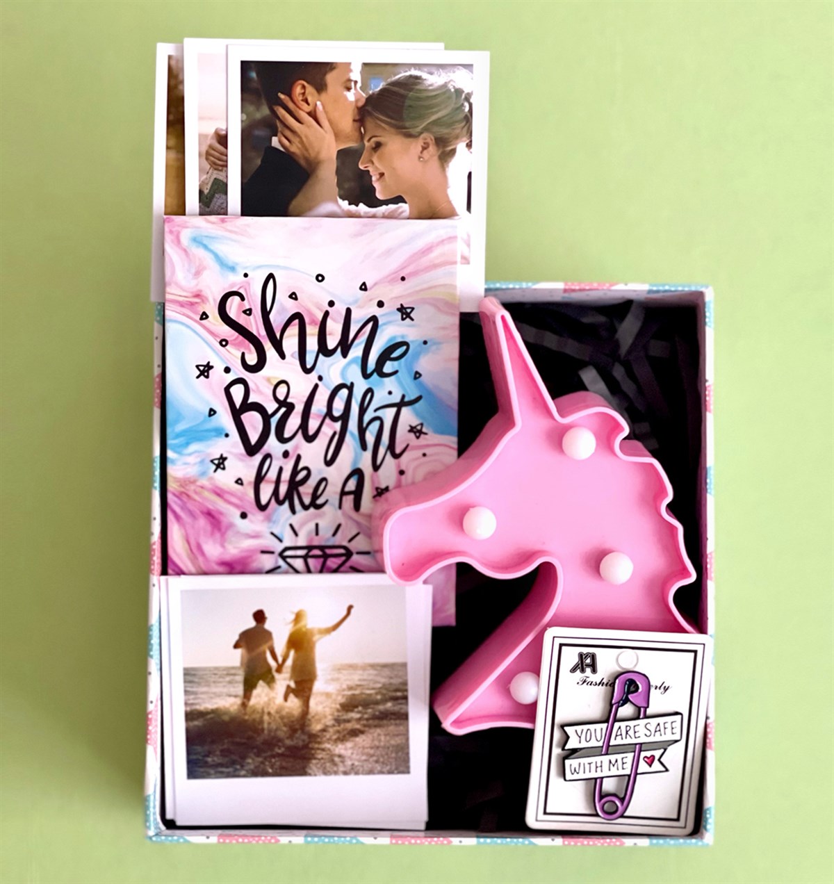 Kişiye Özel Fotoğraflı Unicorn Led Lamba Rozet ve Elmas Mini Fotoğraf Albümü Hediye SetiGiftmodaGmhs101028