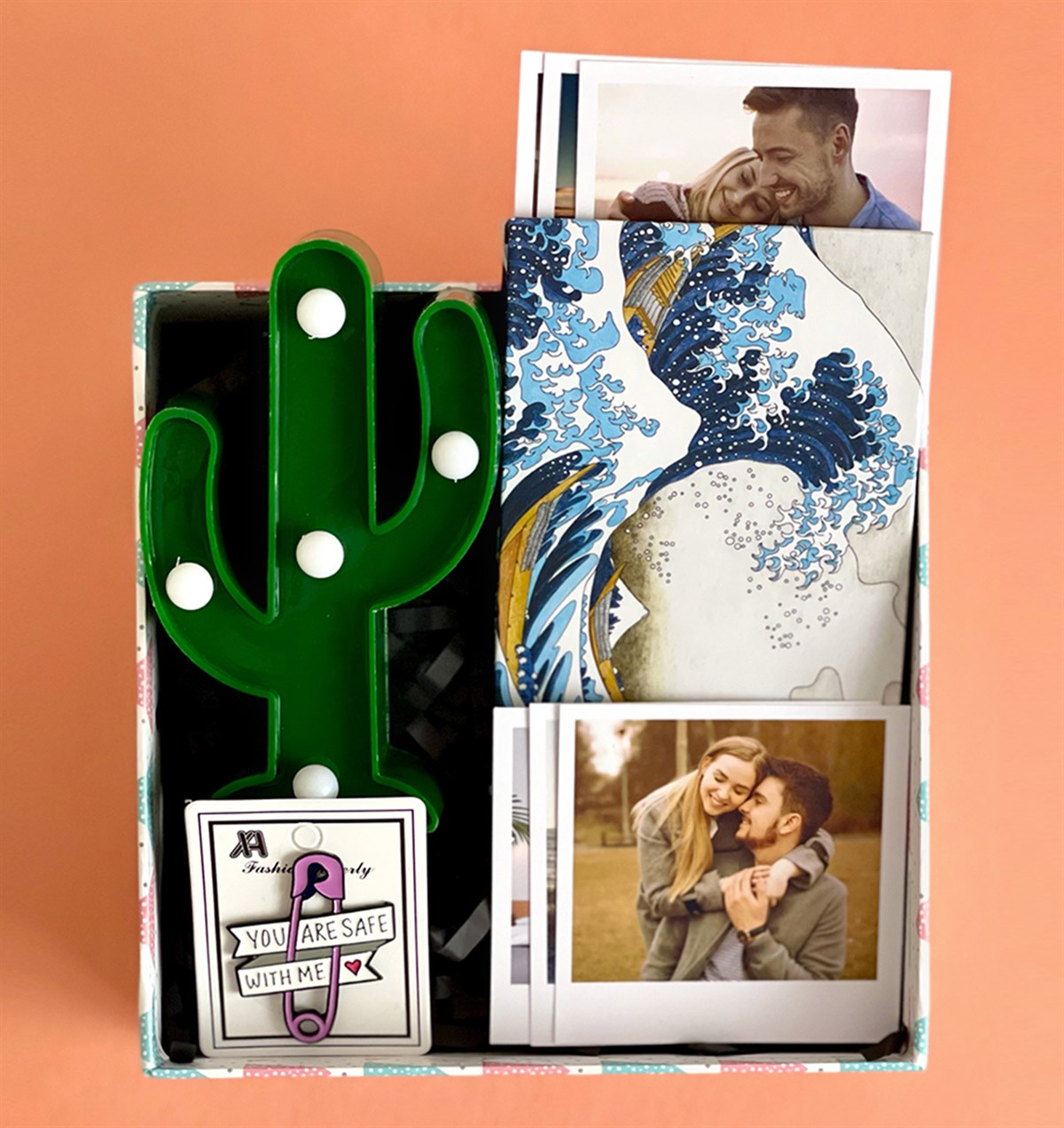 Kişiye Özel Fotoğraflı Kaktüs Led Lamba Rozet ve Dalga Mini Fotoğraf Albümü Hediye SetiGiftmodaGmhs101025