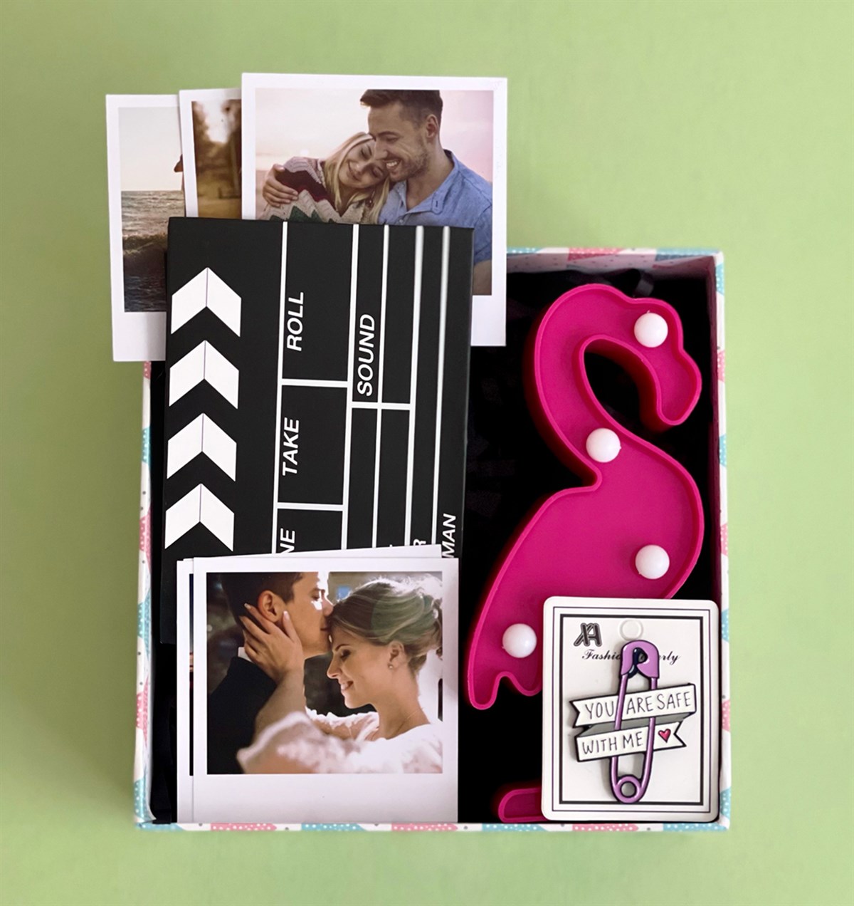 Kişiye Özel Fotoğraflı Flamingo Led Lamba Rozet ve Klaket Mini Fotoğraf Albümü Hediye SetiGiftmodaGmhs101030