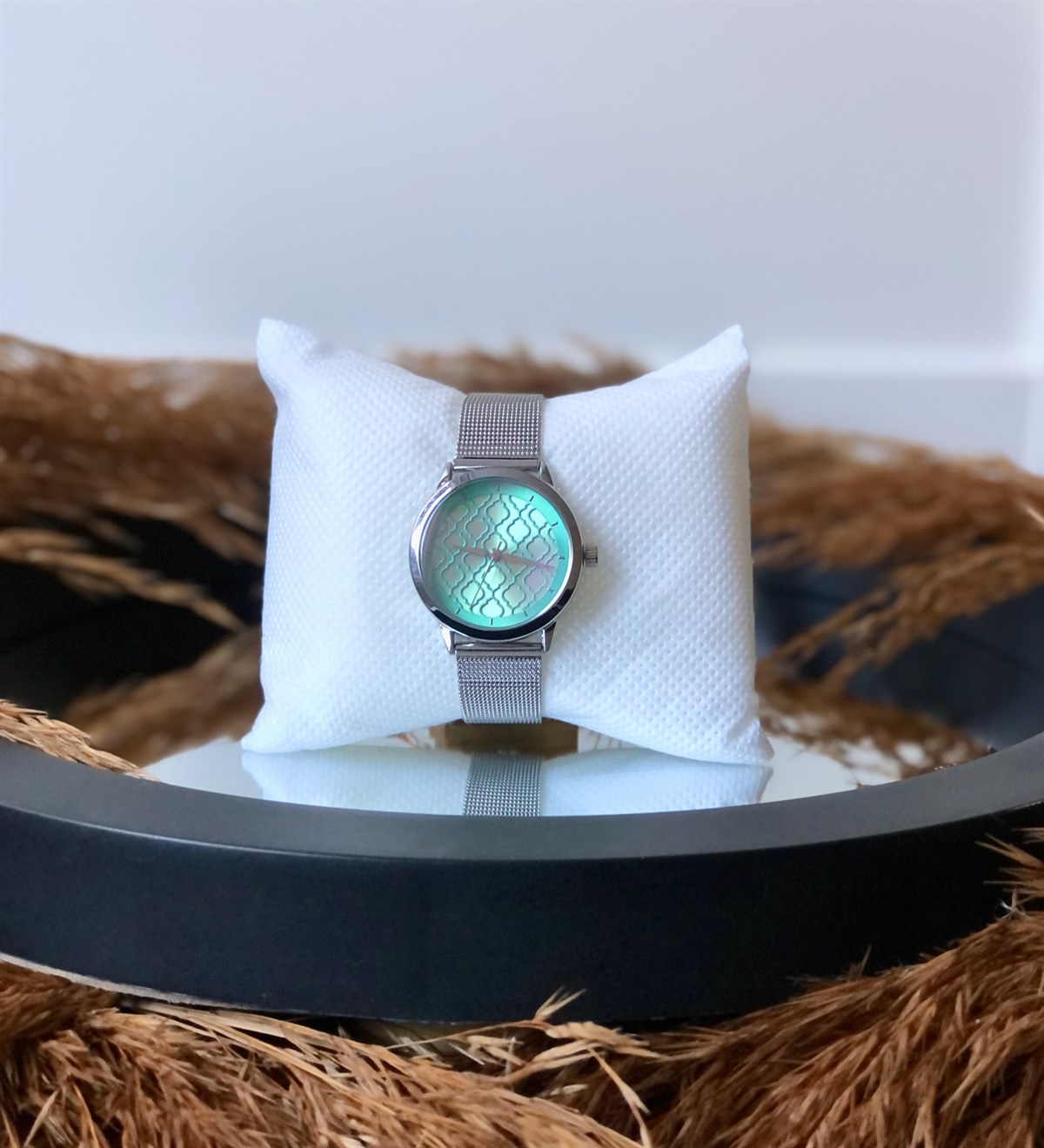 Modern Tasarımlı Gri Hasır Kordonlu Mavi Detaylı SaatGiftmodaModern-Desenli-Mavi-Saat