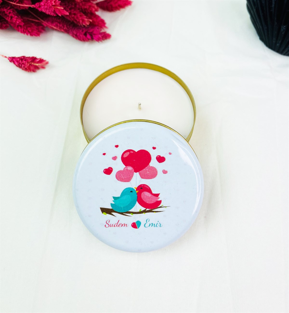 Kişiye Özel Sevgili Kuşlar Tasarımlı Kokulu Teneke MumgiftmodaGmmum0041