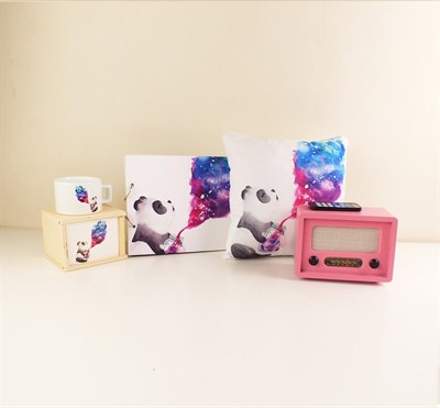 Nostaljik Görünümlü Ahşap Pembe Radyo ve Özel Tasarım Panda Seti