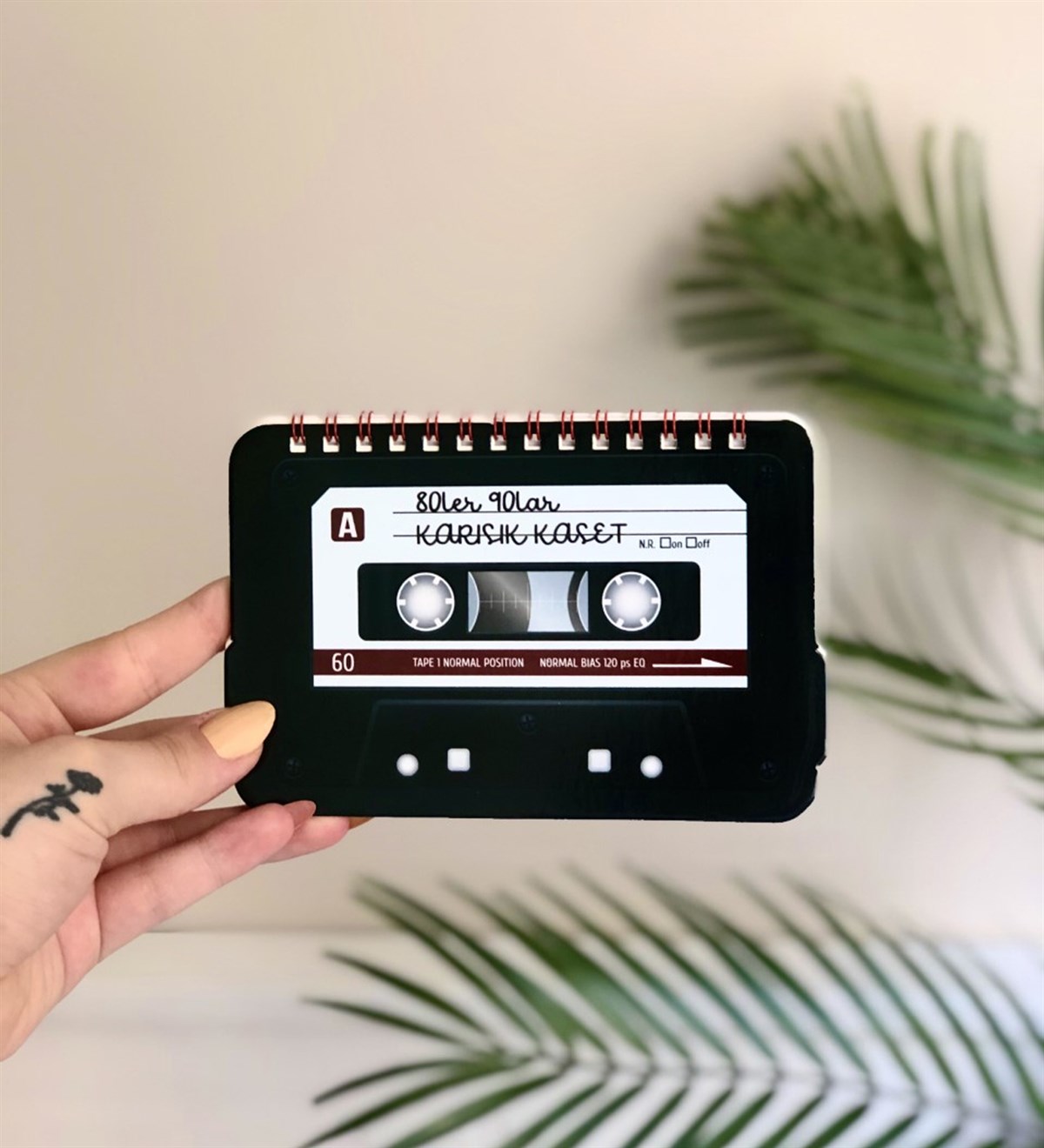 Nostarjik Kaset Tasarımlı Şekilli DefterGiftmodaNostarjik-Kaset-Defter