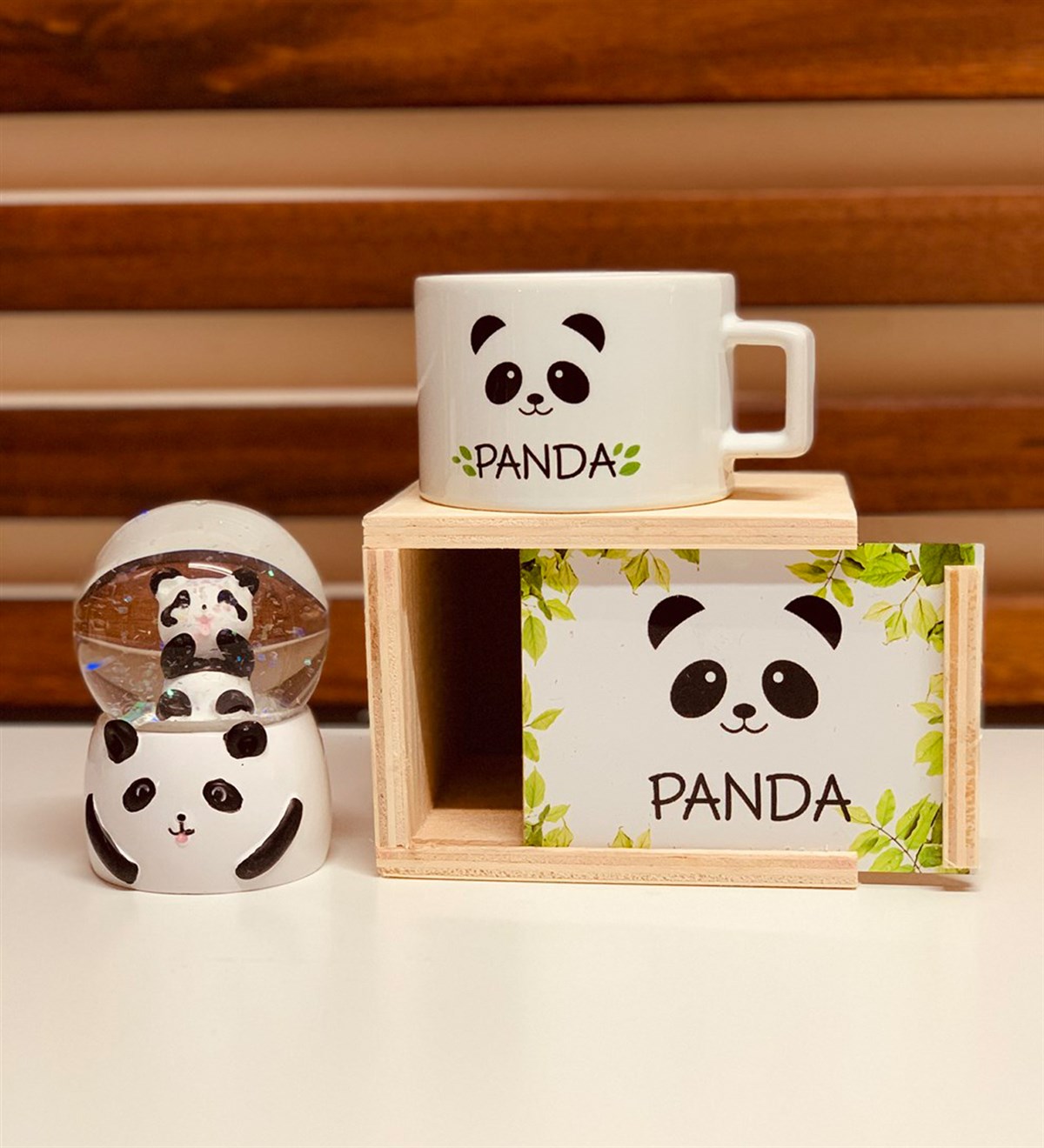 Panda Hediye Seti Kar Küresi Ahşap Kutulu Kupa