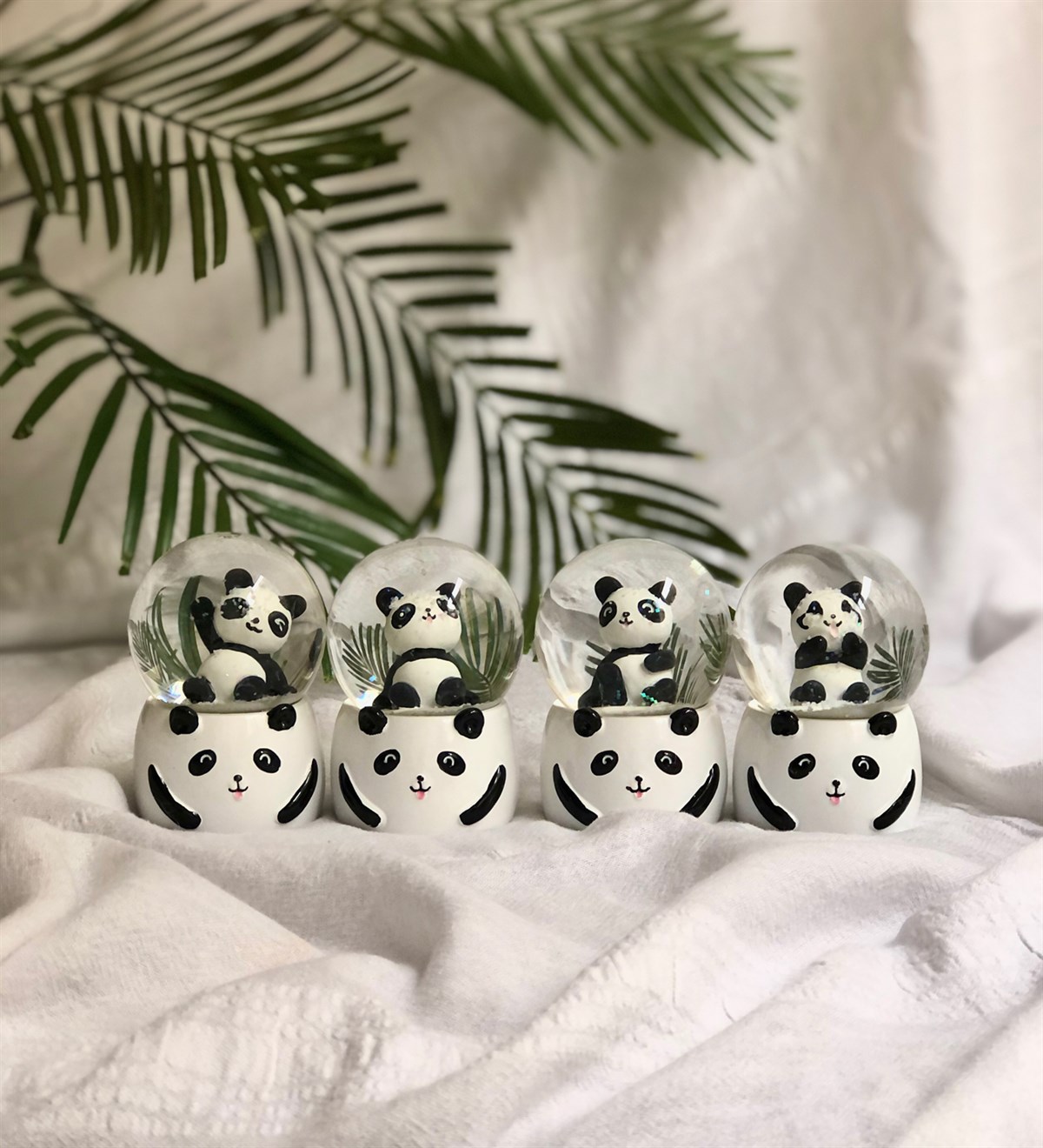 Panda Işıklı Küçük Boy Kar KüresiGiftmodaPanda-Mini-Küre