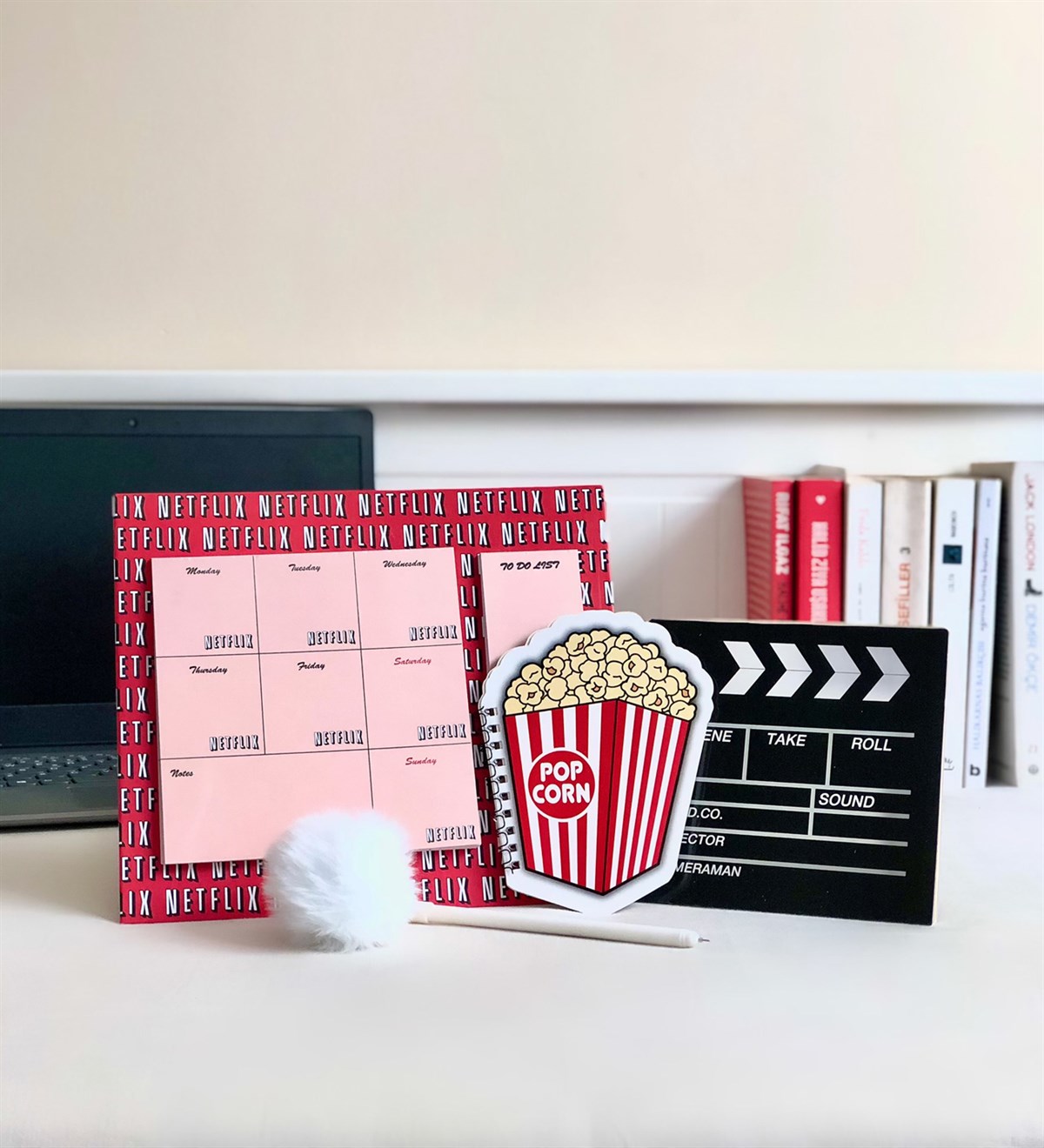 Planner Şekilli Defter Ve Kalem Kırtasiye SetiGiftmodaNetflix-Plnr-Msr-Def-Klkt-Def-Klm