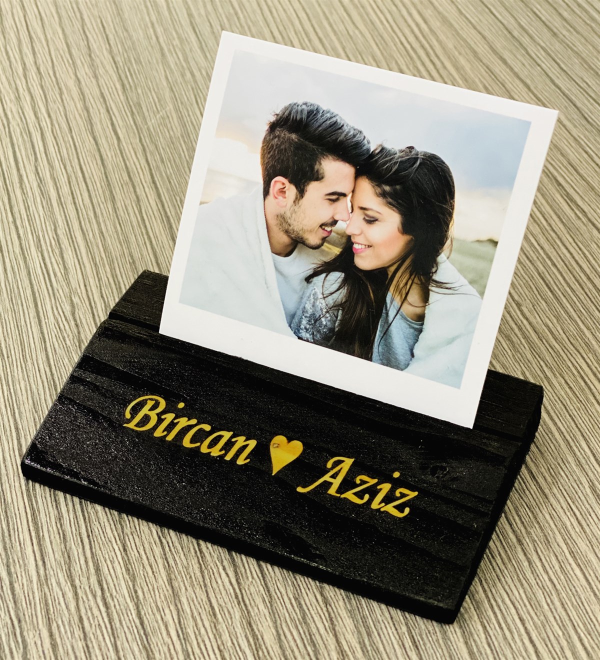 Poloroid Fotoğraflı Kişiye Özel StandGiftmodawood-1