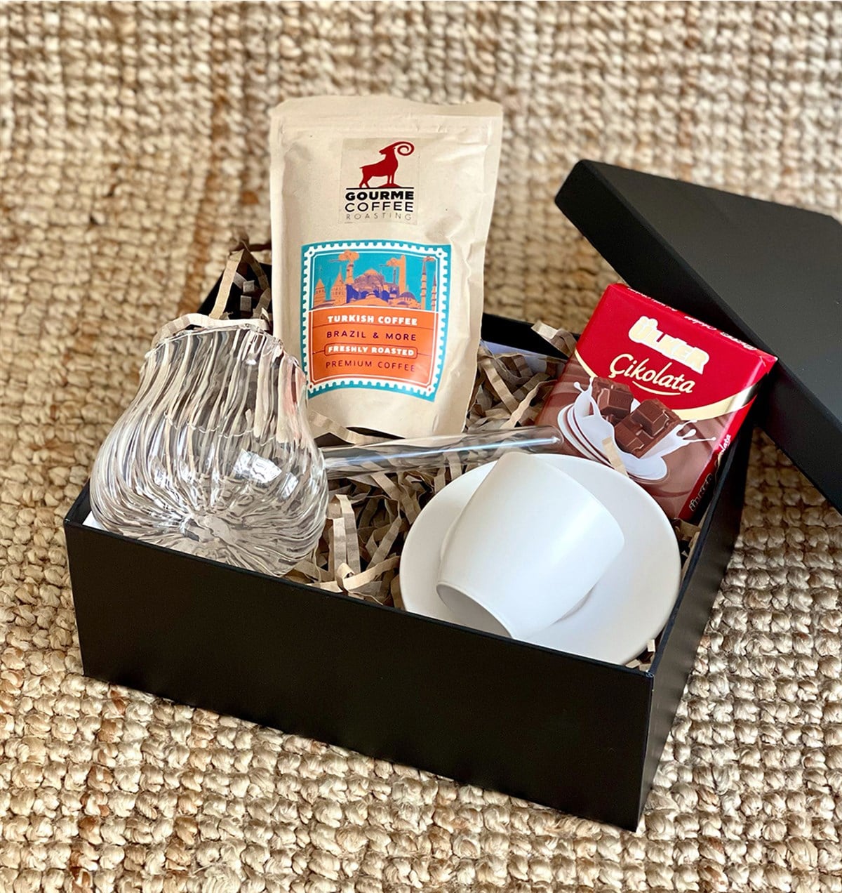 Özel Kutusunda Türk Kahvesi Fincanı Cezve Çikolata ve Türk Kahvesi SetiGiftmodaGmhs100962
