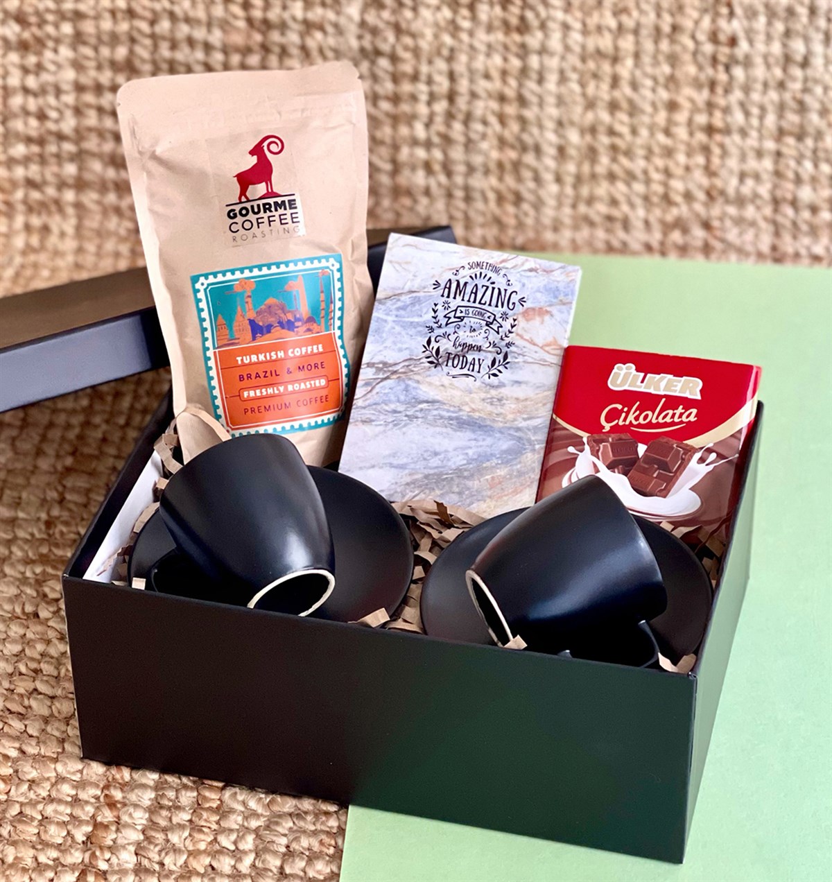 Özel Kutusunda 2'li Türk Kahvesi Fincanı Amazing Mini Fotoğraf Albümü Çikolata ve Türk Kahvesi GiftmodaGmhs101000