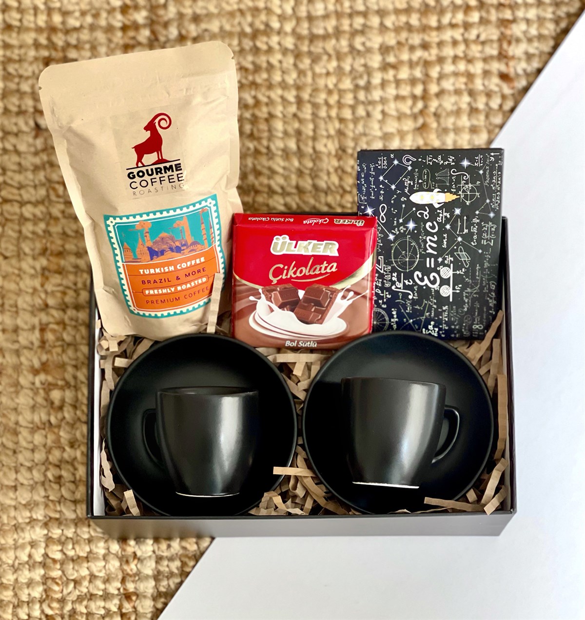 Özel Kutusunda 2'li Türk Kahvesi Fincanı Emc2 Mini Fotoğraf Albümü Çikolata ve Türk Kahvesi GiftmodaGmhs101006