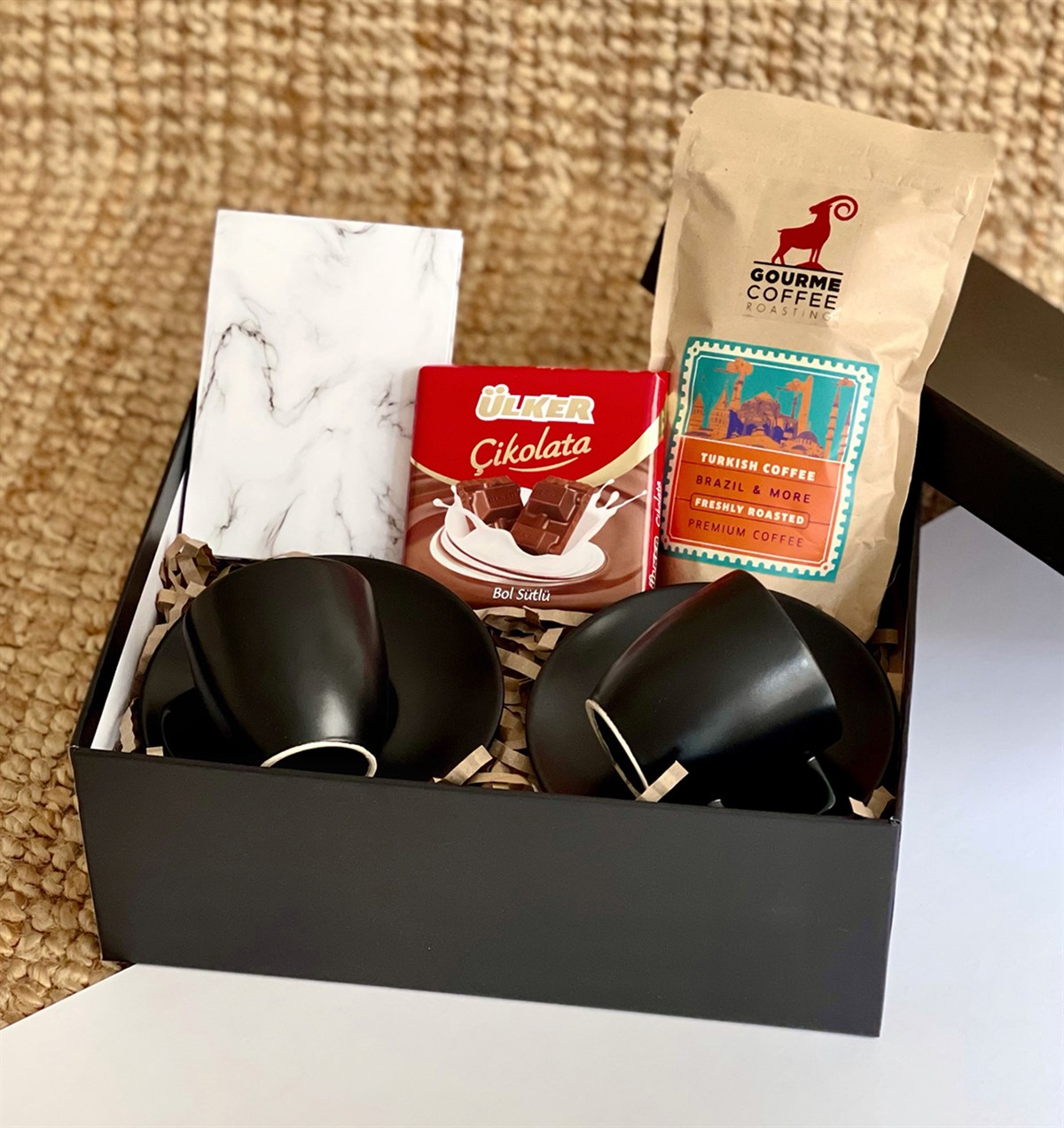 Özel Kutusunda 2'li Türk Kahvesi Fincanı Beyaz Mermer Mini Fotoğraf Albümü Çikolata ve Türk Kahvesi GiftmodaGmhs101003