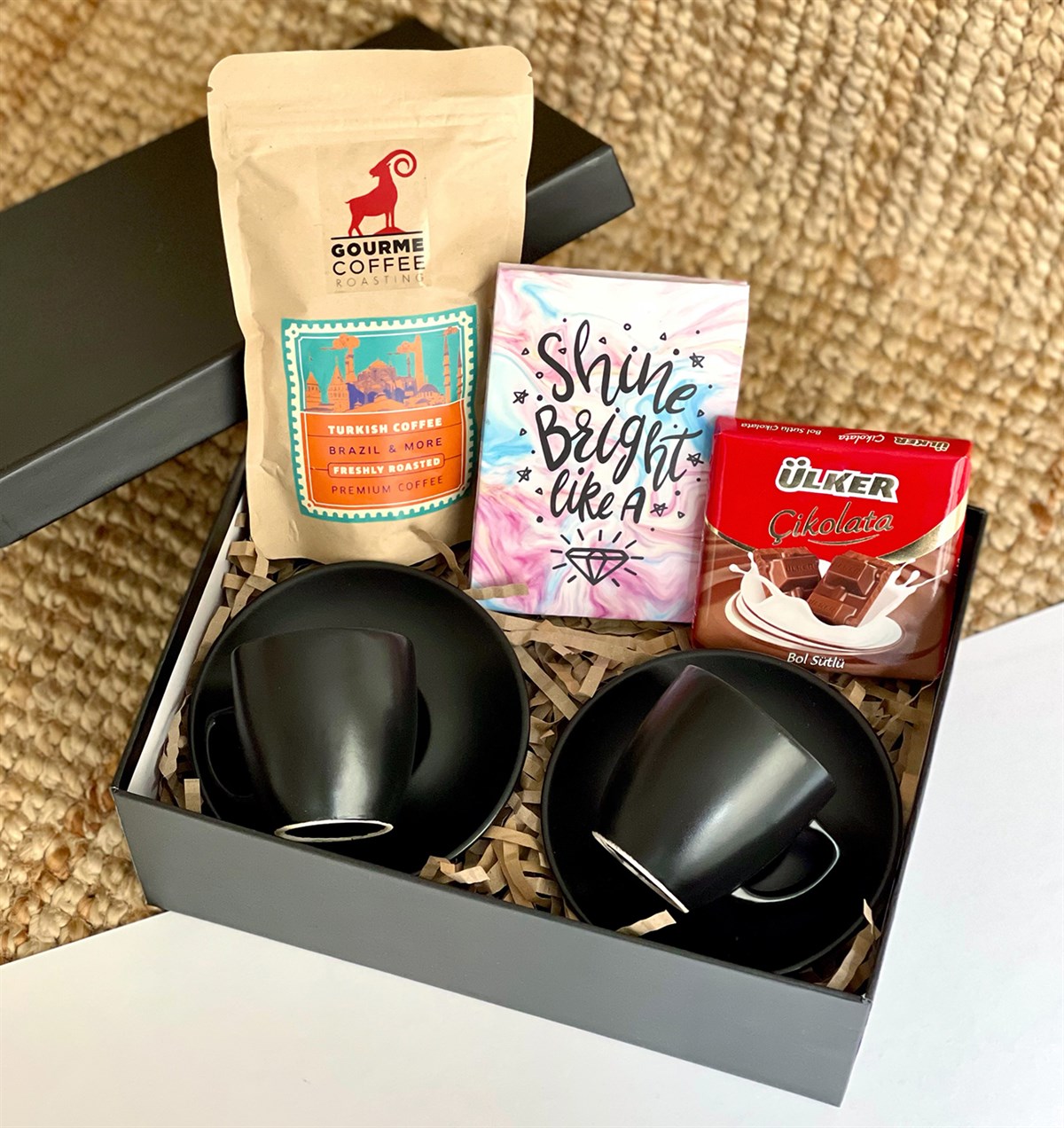 Özel Kutusunda 2'li Türk Kahvesi Fincanı Elmas Mini Fotoğraf Albümü Çikolata ve Türk Kahvesi GiftmodaGmhs101010