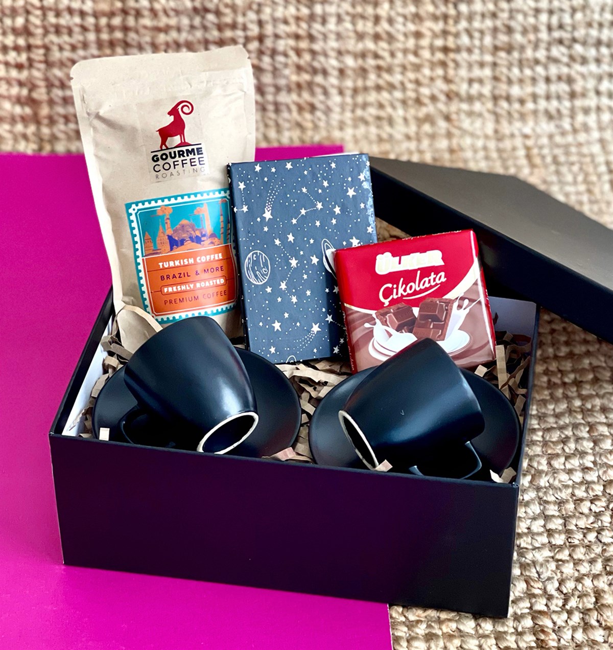 Özel Kutusunda 2'li Türk Kahvesi Fincanı Galaxy Mini Fotoğraf Albümü Çikolata ve Türk Kahvesi GiftmodaGmhs101009