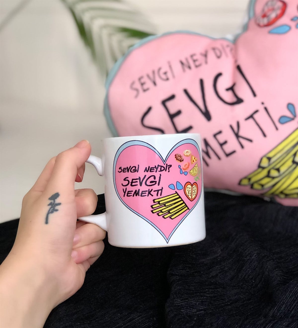 Sevgi Yemekti Tasarımlı KupaGiftmodaYemek-Kupa 