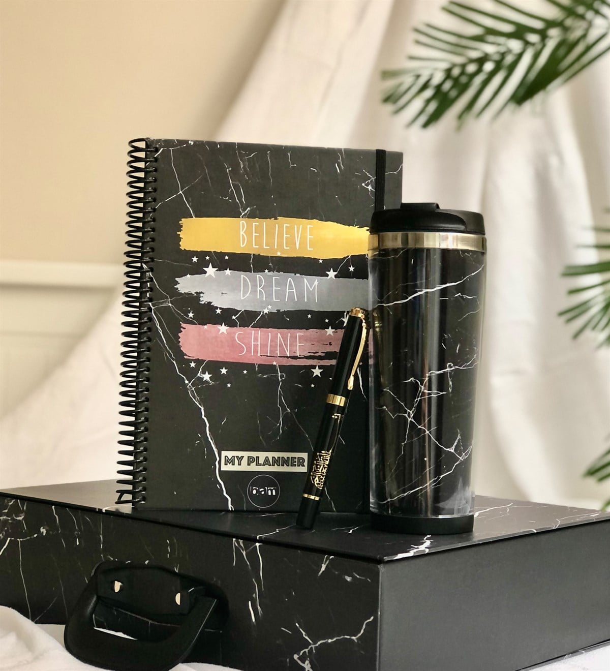 Siyah Mermer Tasarımlı Özel Kutulu Hediye Seti Giftmoda Siyah-Mermer-Mug-Bes