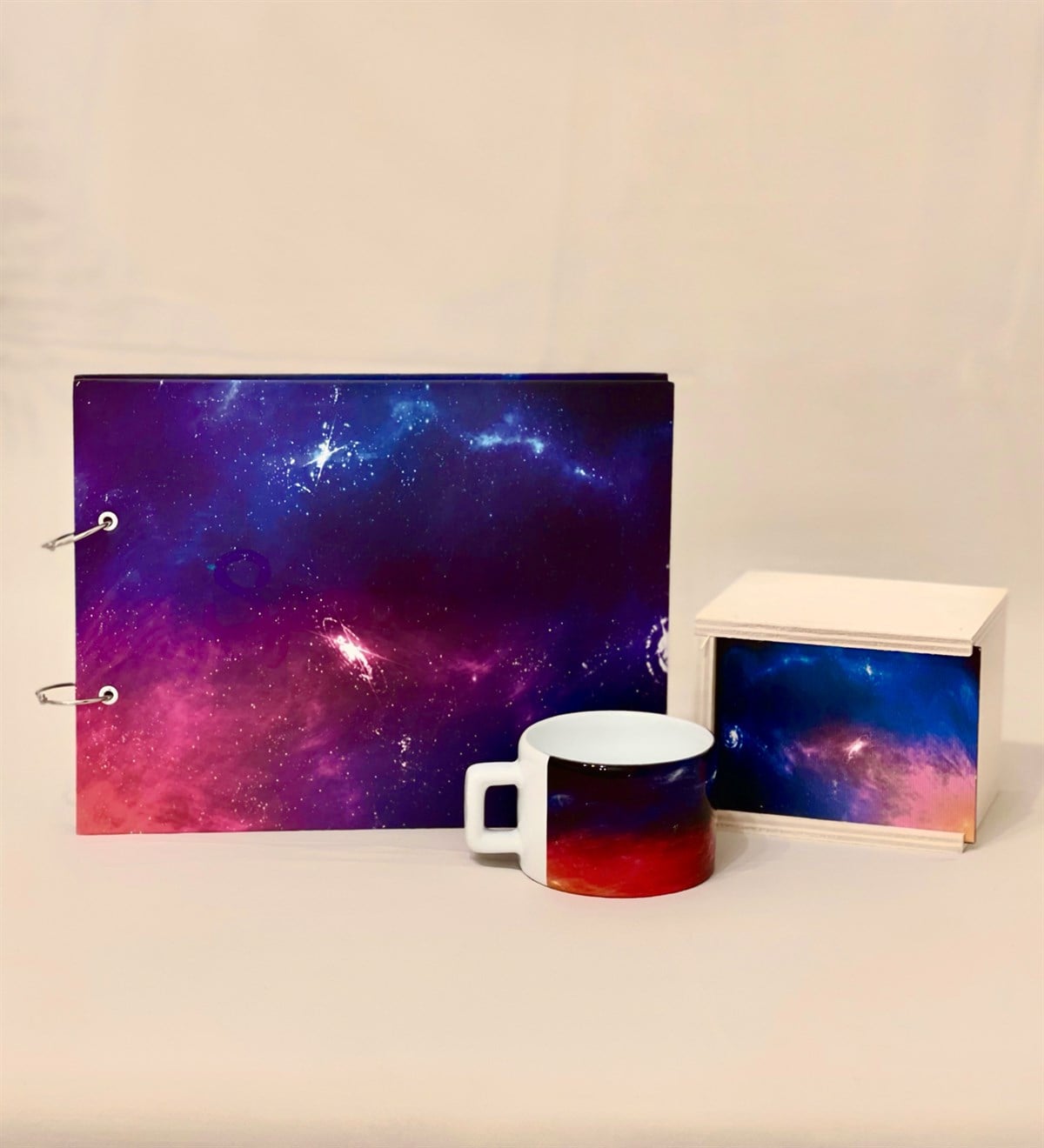 Space Tasarımlı Albüm Ve Kutulu Kupa SetGiftmodaGmhs100141