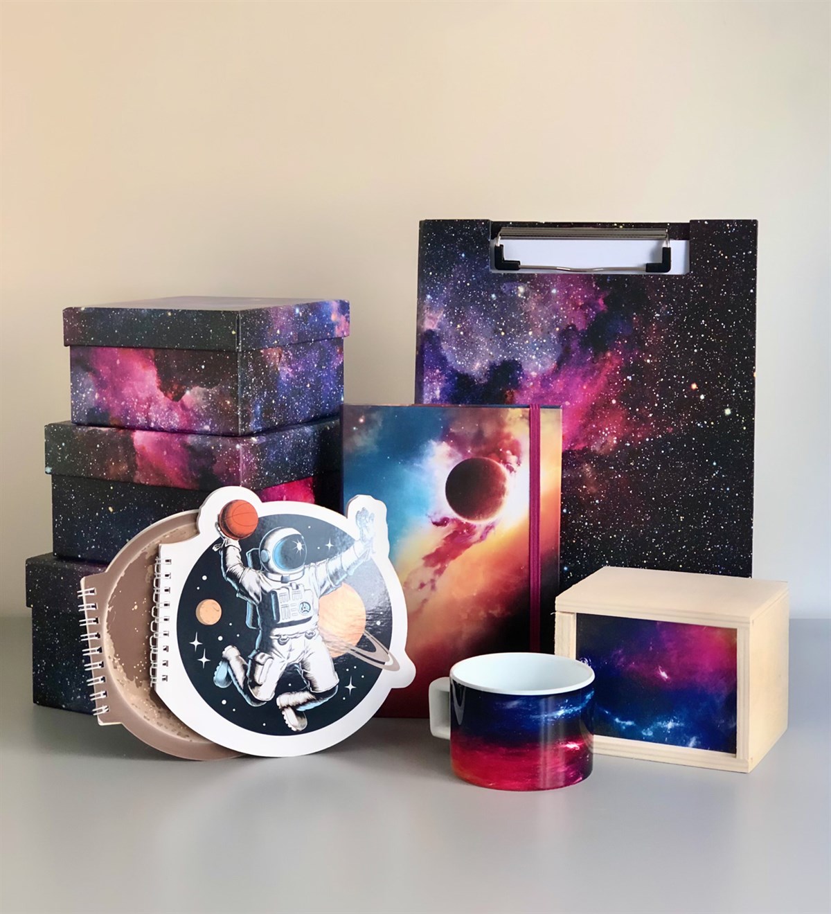 Space Tasarımlı Kırtasiye SetiGiftmodaKutu-Sek-Dft-Ktlkupa-2SekDefter