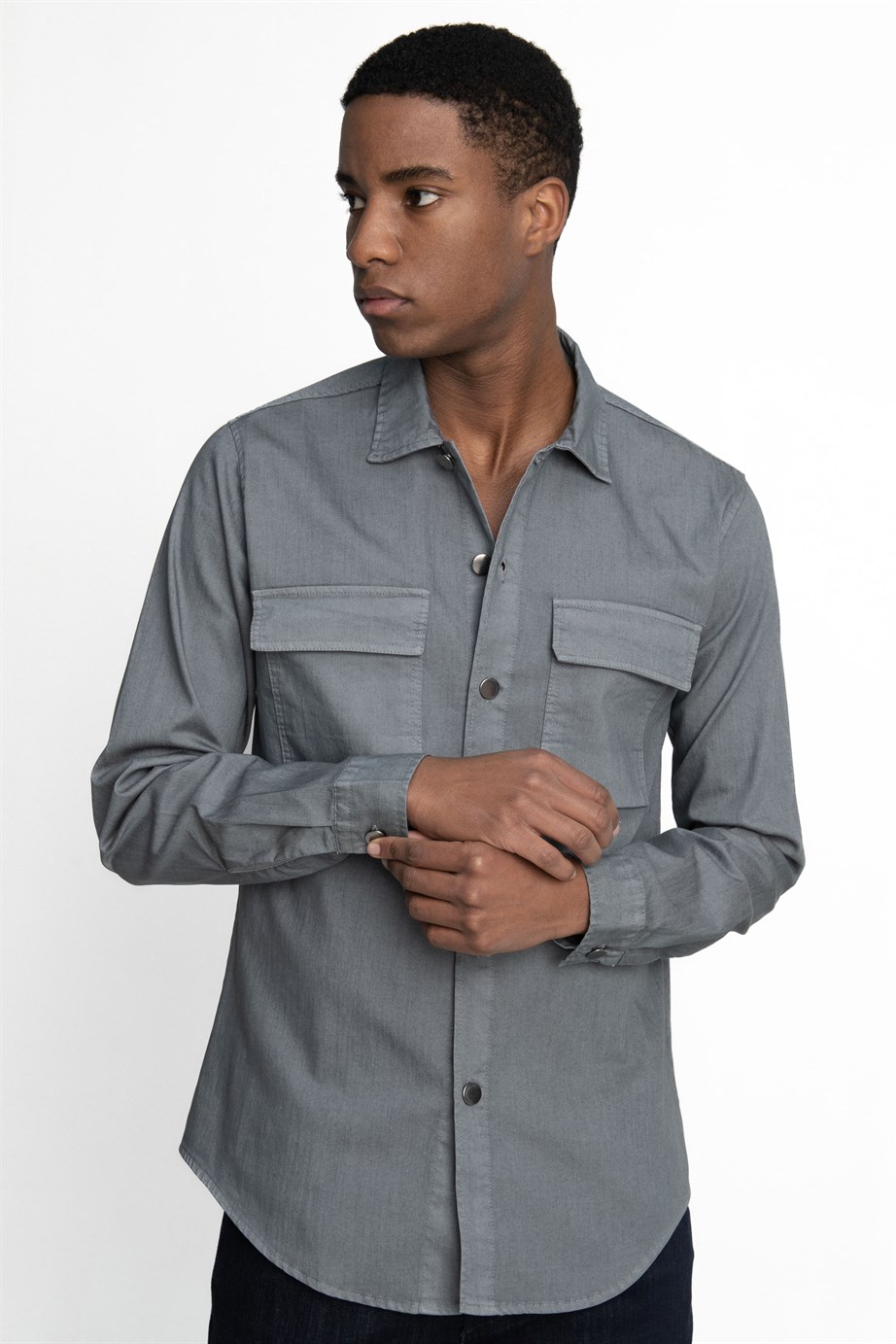 Slim Fit Uzun Kol Denim Parça Boyalı Çift Cep Kapaklı Metal Düğme Erkek Gömlek
