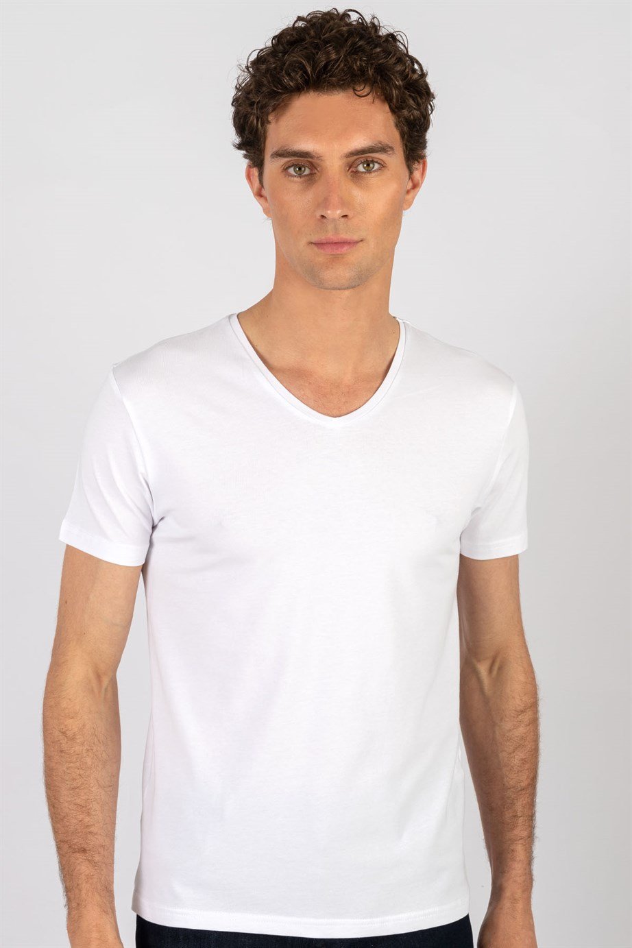 Slim Fit Dar Kesim V Yaka Düz Basıc Kısa Kol T-Shirt