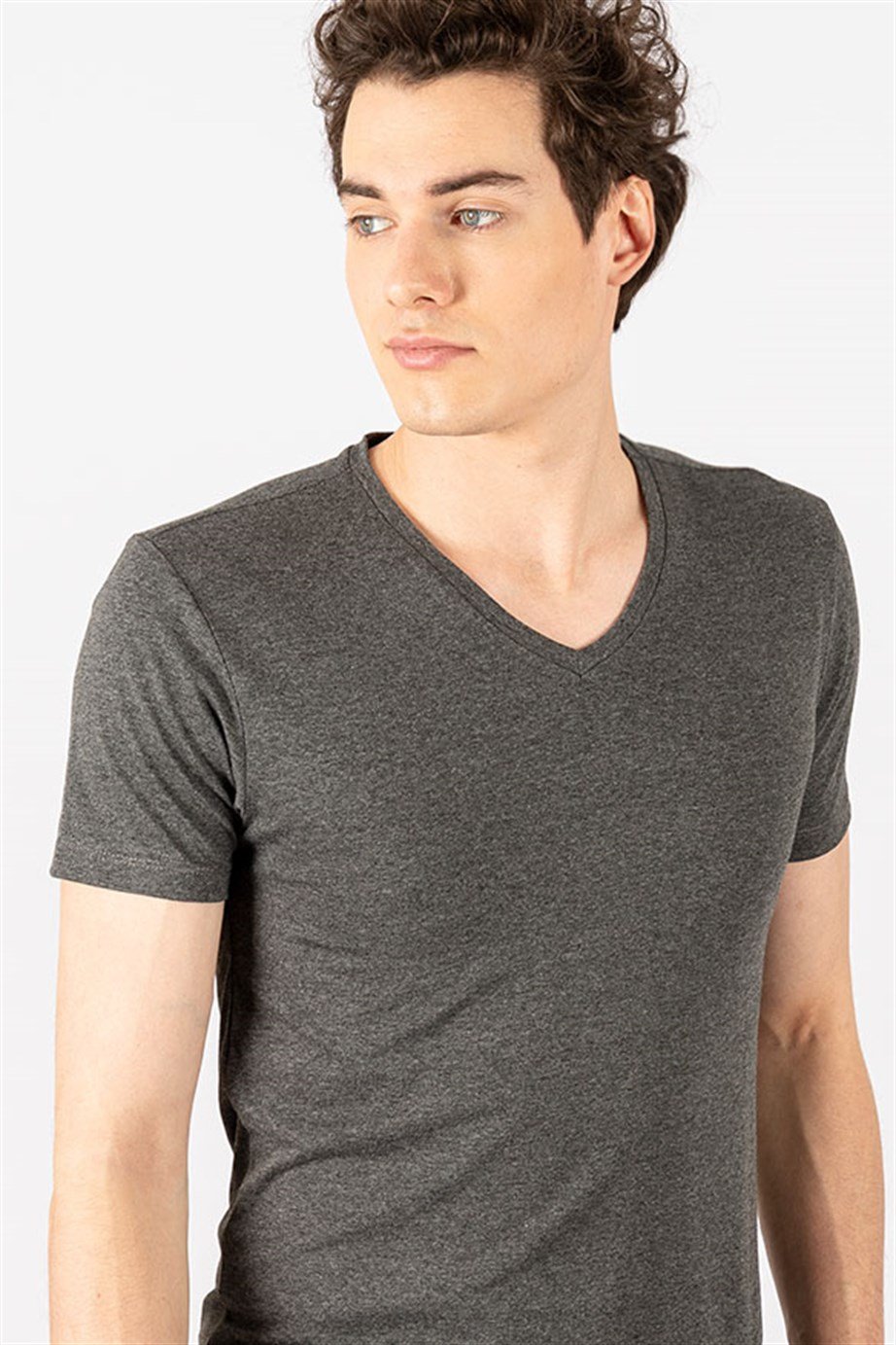 Slim Fit Dar Kesim V Yaka Düz Basıc Kısa Kol T-Shirt