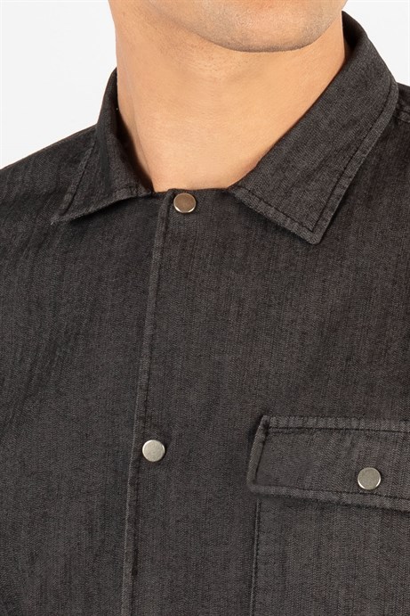 Slim Fit Tek Cep Çıtçıtlı Düz Denim Yıkamalı Erkek Gömlek