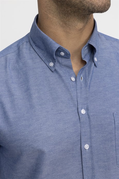 Klasik Fit Uzun Kol Oxford Doku Yaka Düğmeli Cepli Nakışlı Erkek Gömlek