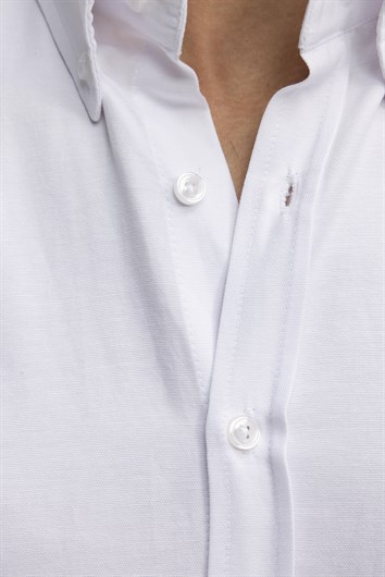 Klasik Fit Uzun Kol Oxford Doku Yaka Düğmeli Cepli Nakışlı Erkek Gömlek