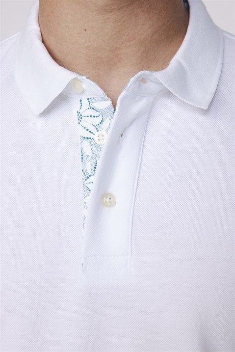 Erkek Polo Yaka Slim Fit Çiçek Desenli Pat Pamuk Beyaz Tişört