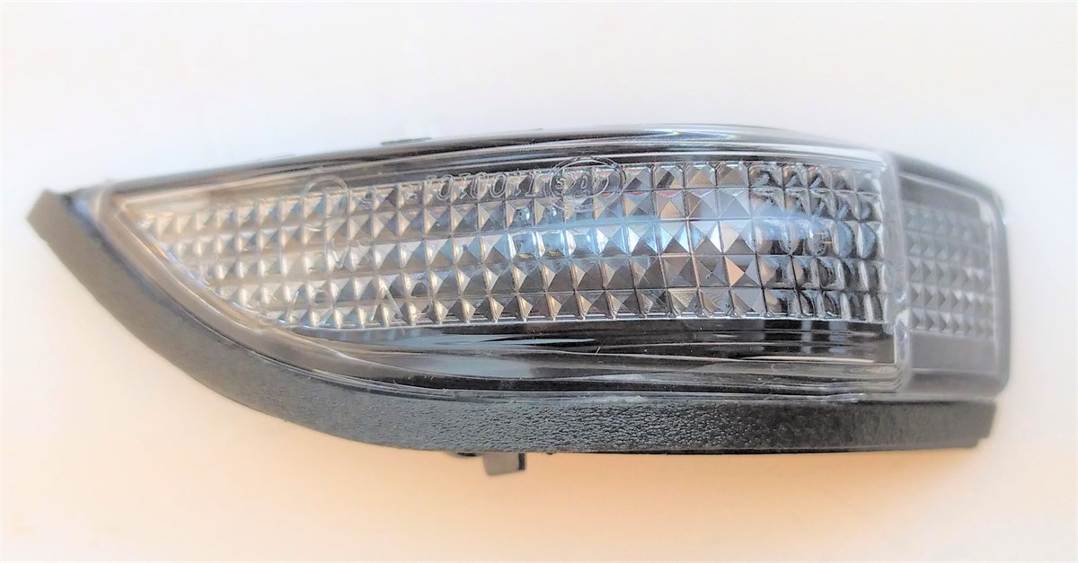 SİNYAL TOYOTA AURİS COROLLA 2013- SAĞ