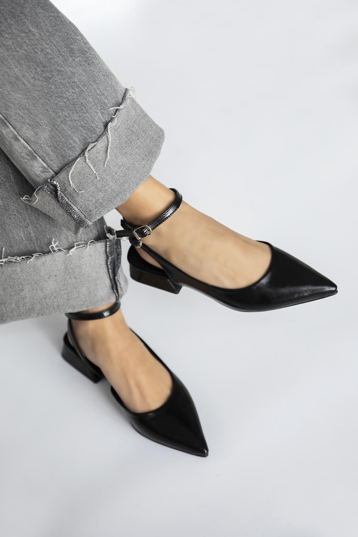 Edel Kadın Topuklu Kırışık Deri Ayakkabı Siyah