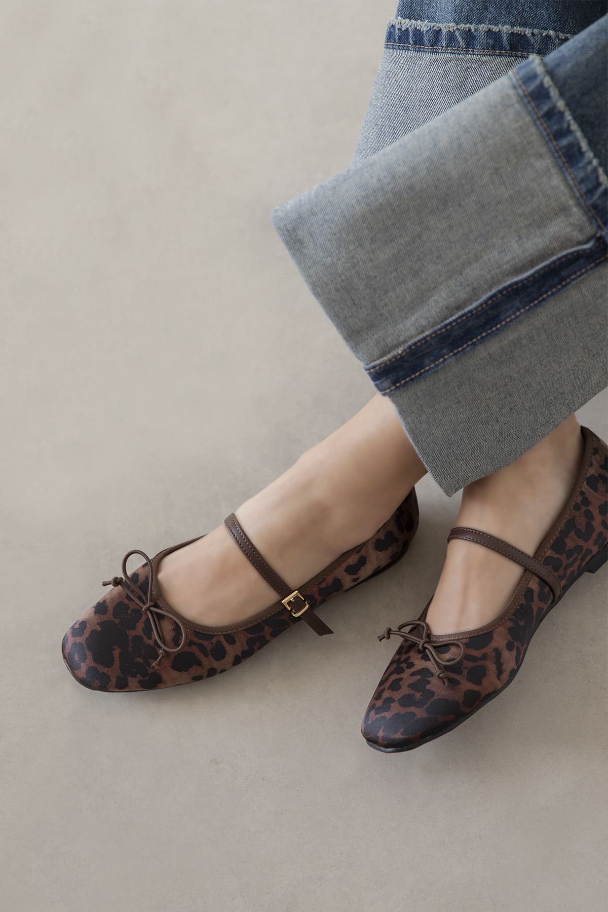 Maxy Kadın Fiyonk Detay Saten Babet Leopar