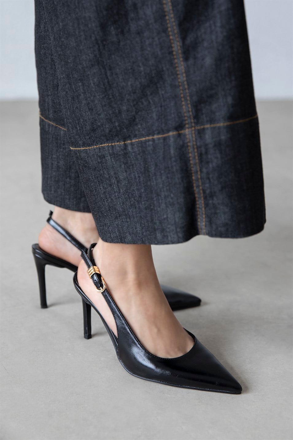 Flora Kadın Topuklu Kırışık Deri Ayakkabı Siyah