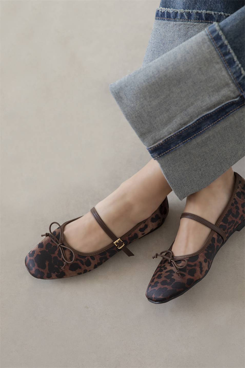 Maxy Kadın Fiyonk Detay Saten Babet Leopar