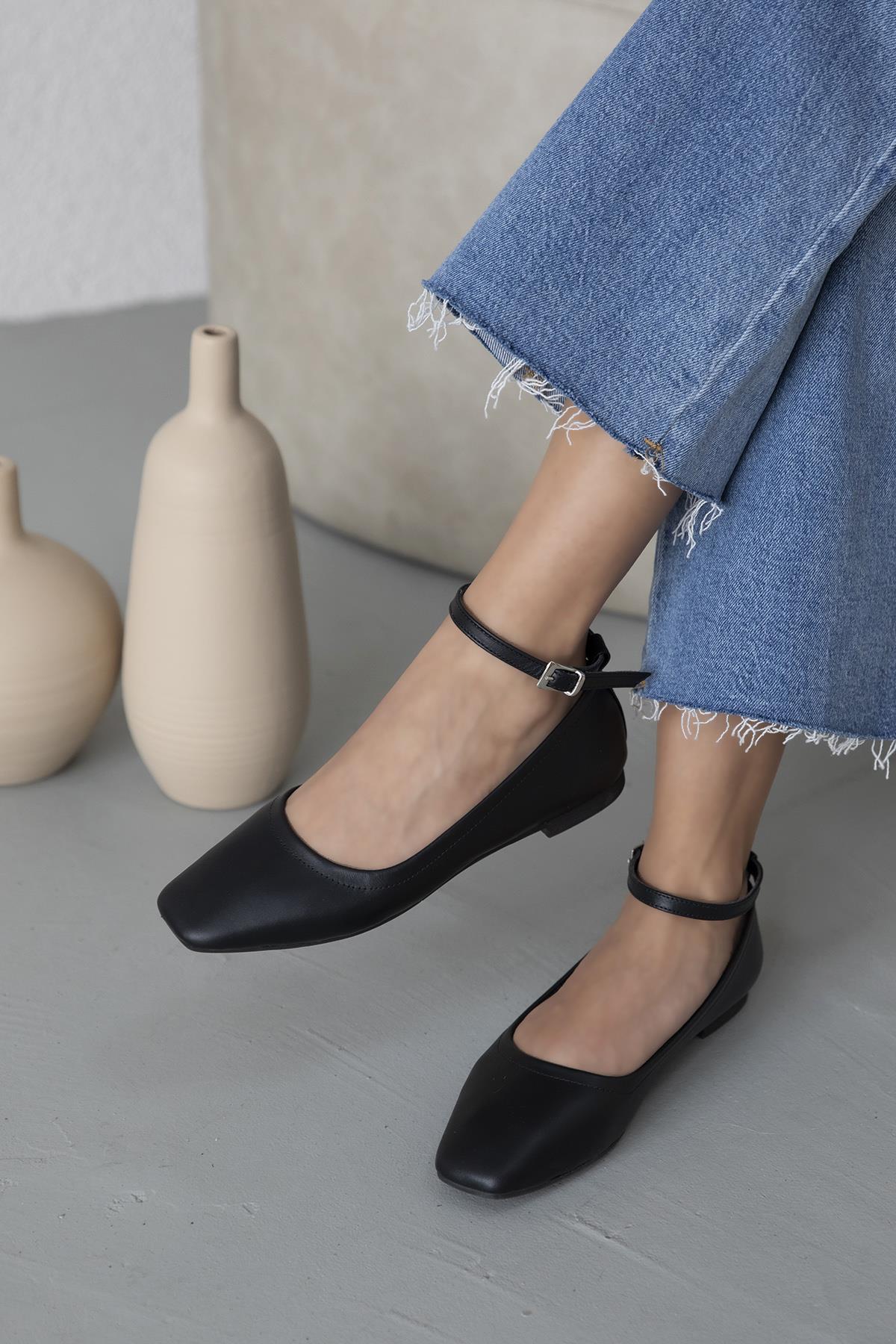 Aspen Kadın Kemer  Detay  Hakiki Deri  Babet Siyah