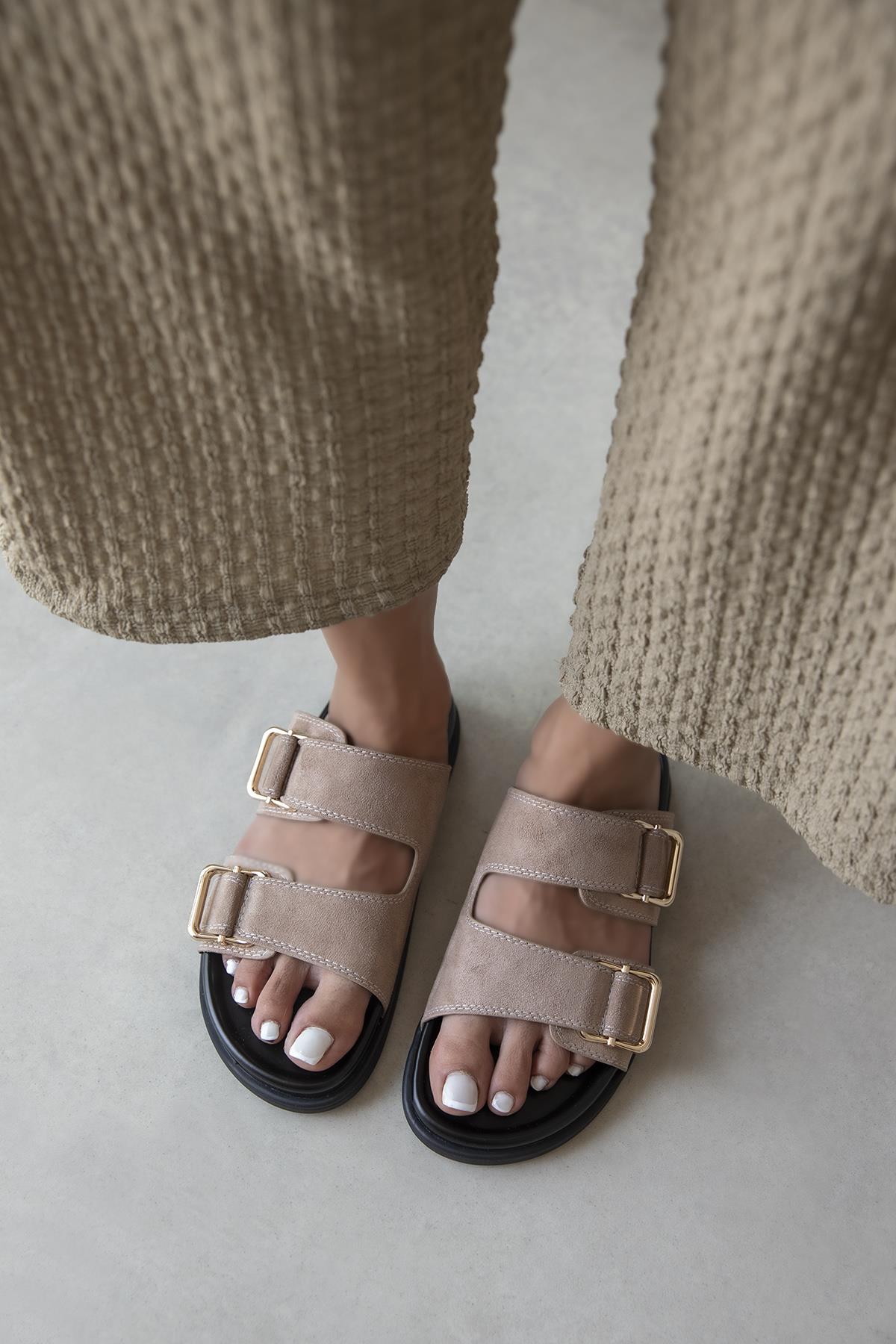 Axel Kadın Toka Detay Günlük Konfor Süet Terlik Vizon