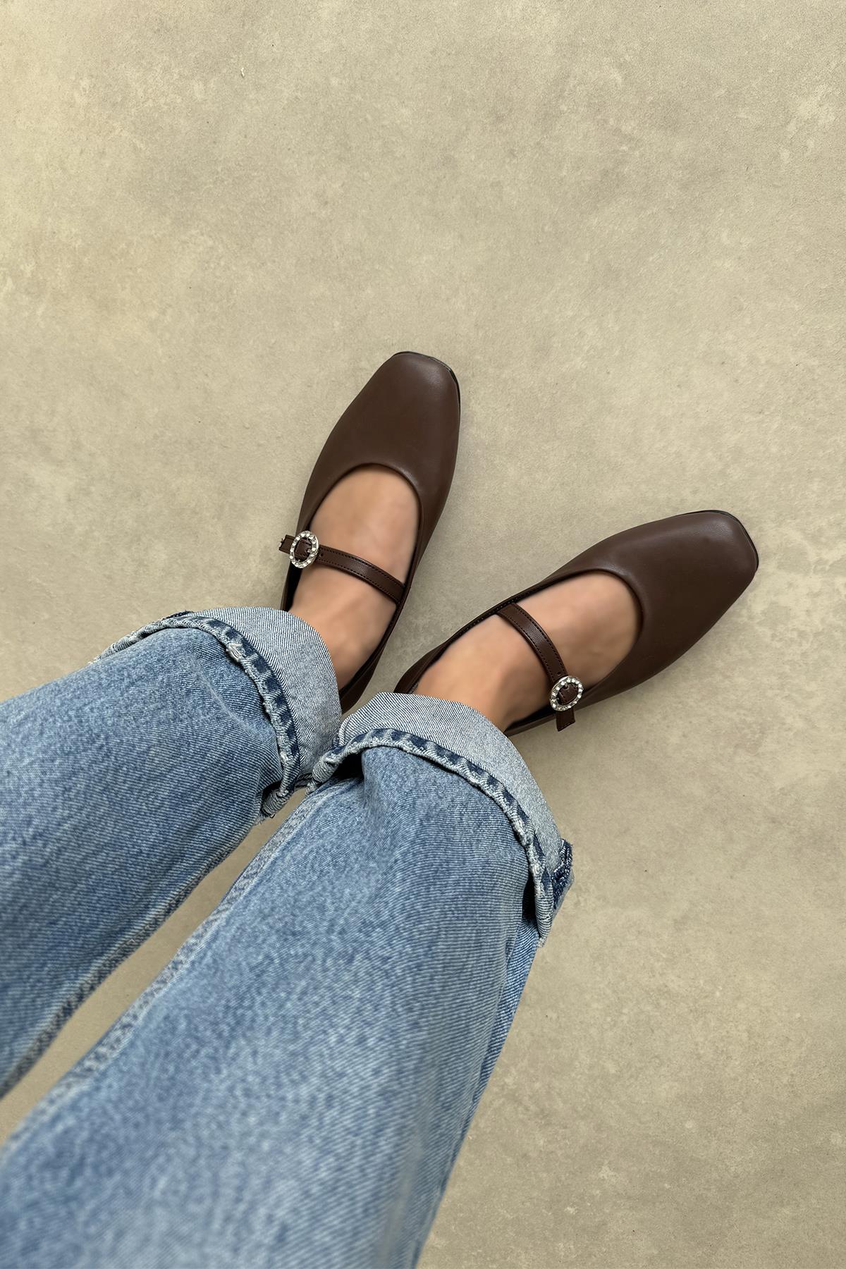 Berny  Kadın  Kemer  Detay  Deri  Babet Kahve